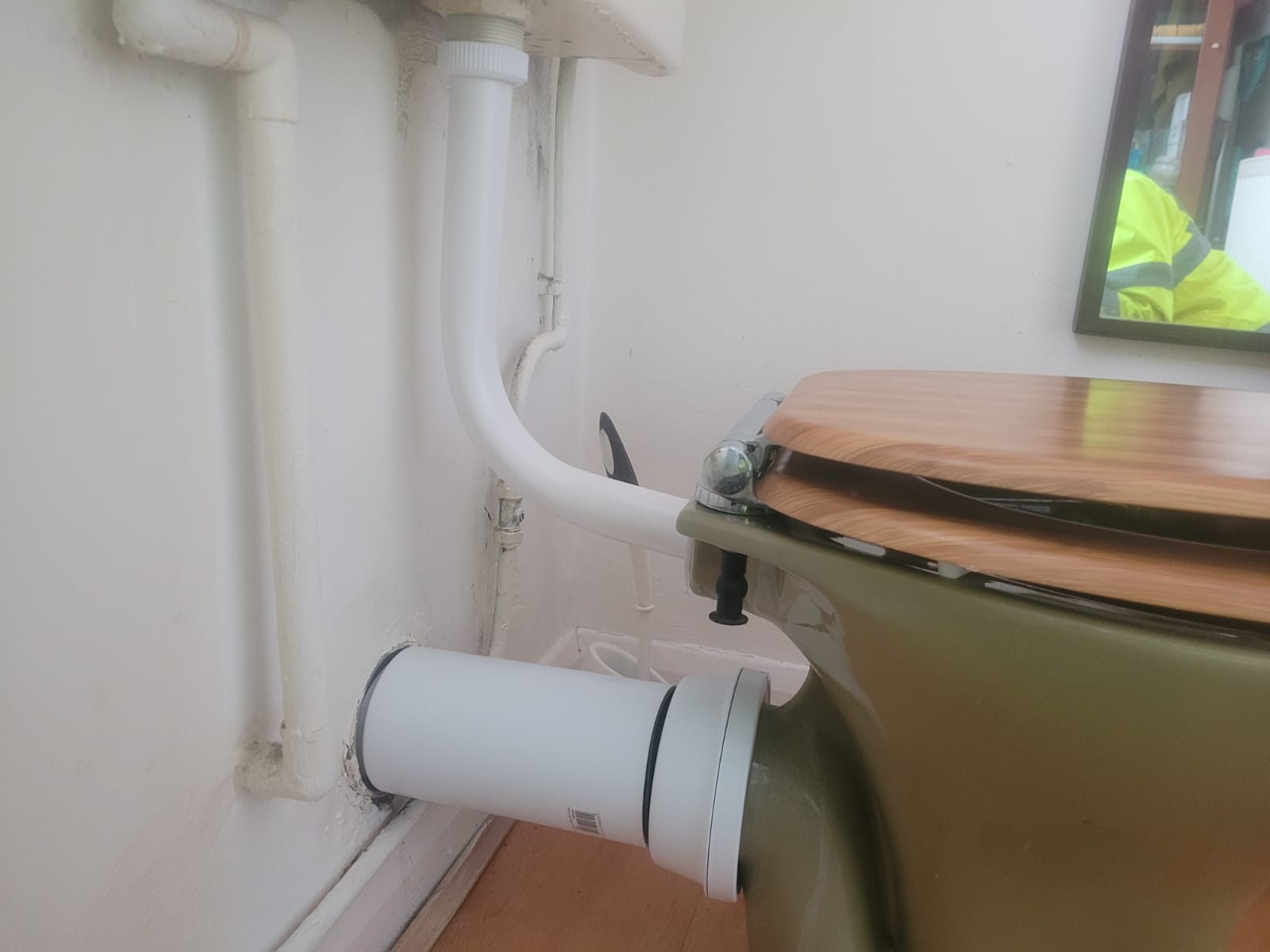 Rebuilt toilet with new flush pipe, seals and waste connector