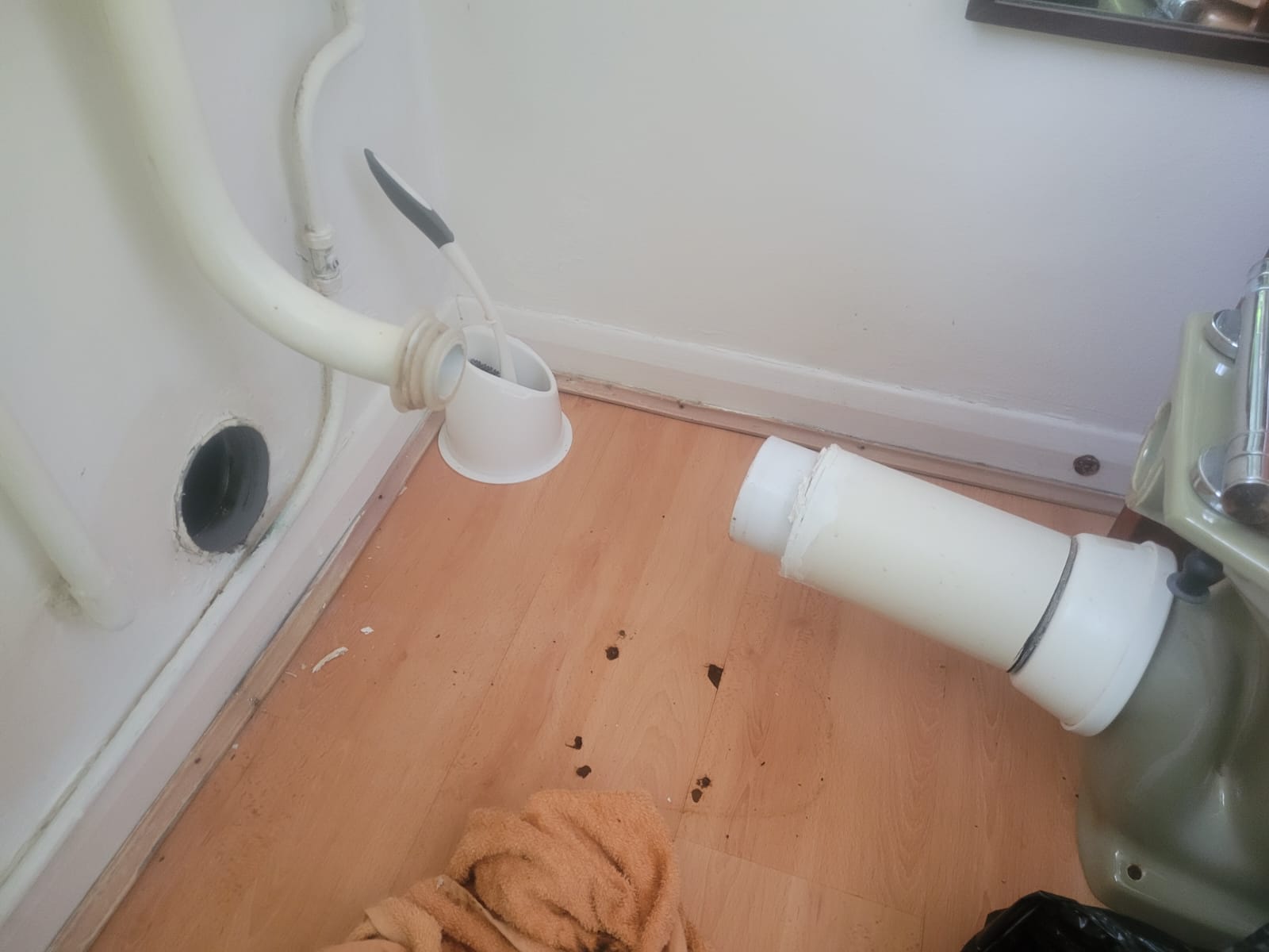 Leaking toilet connections before repair