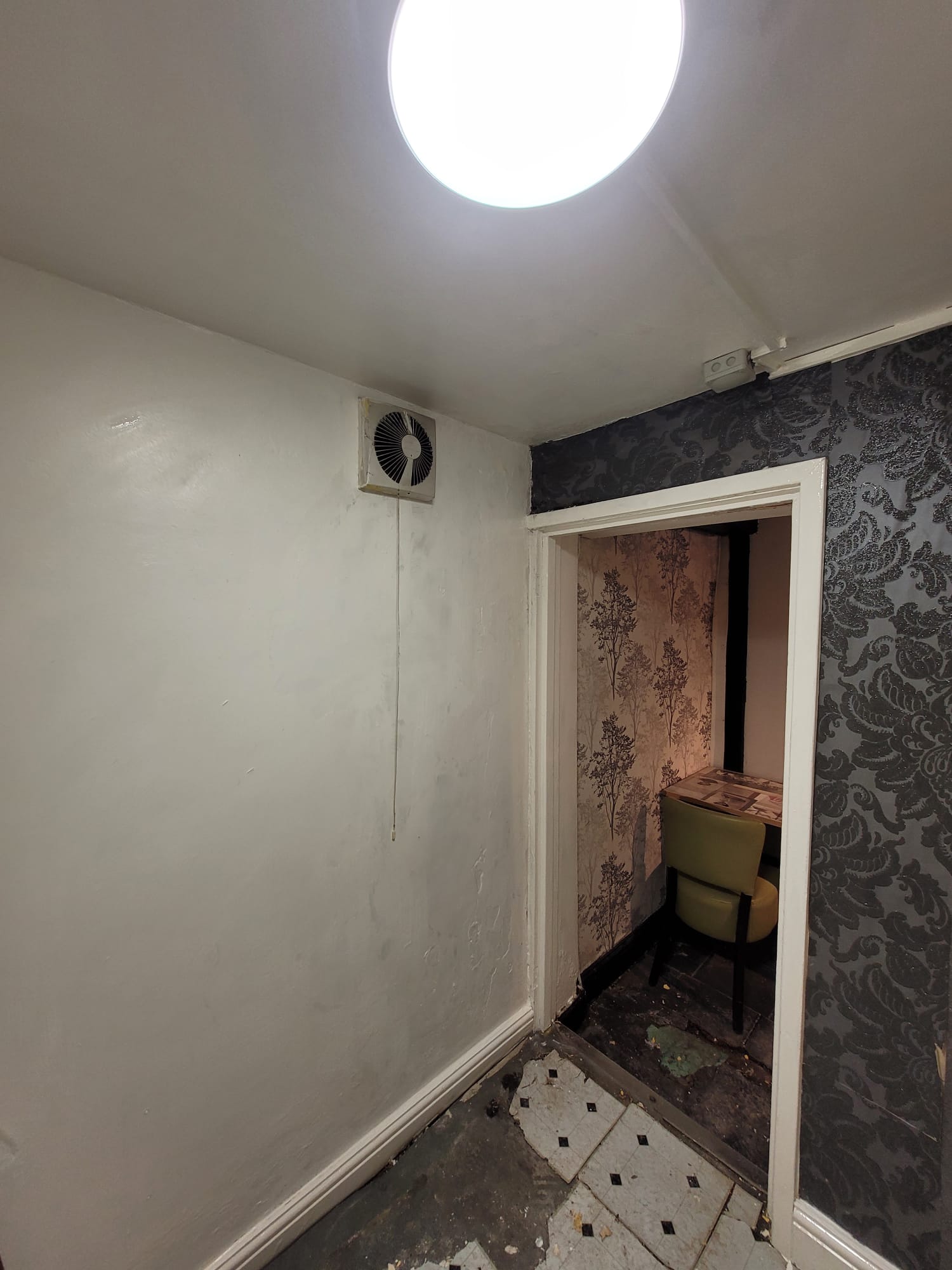 Restaurant customer area repaired and repainted