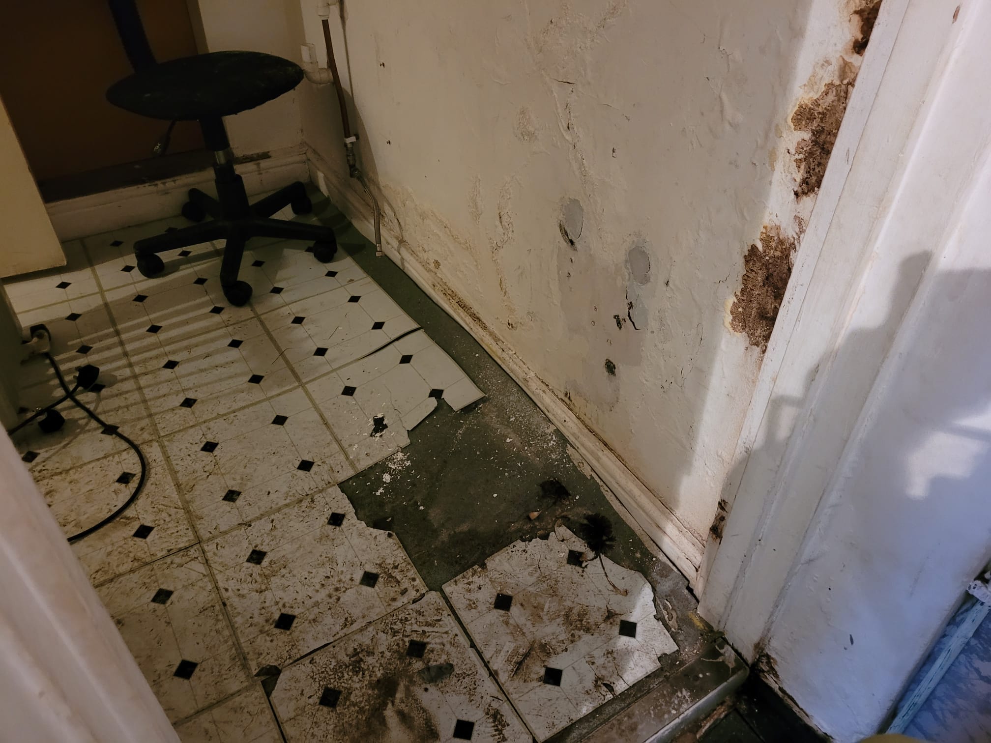 Restaurant customer area before repair